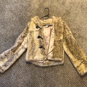 Faux fur jacket. SIZE M.